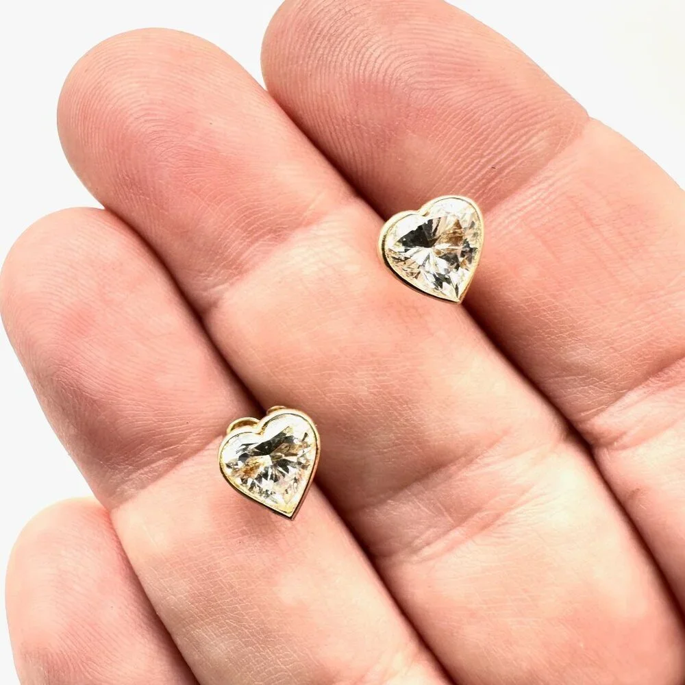 Womens Earrings 14K Yellow Cubic Zirconia Heart Studs Pierced - Picture 3 of 4